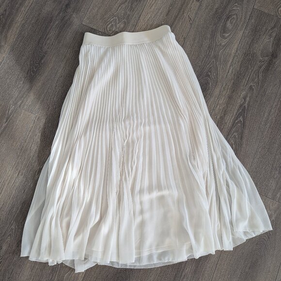 Wilfred Dresses & Skirts - Wilfred Twirl Pleated Skirt